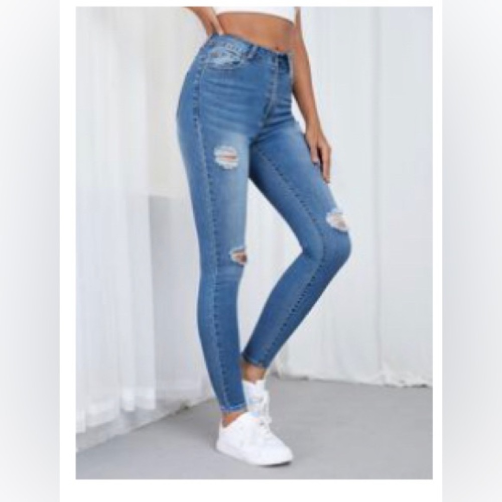 Letter Patch Ripped Skinny Jeans